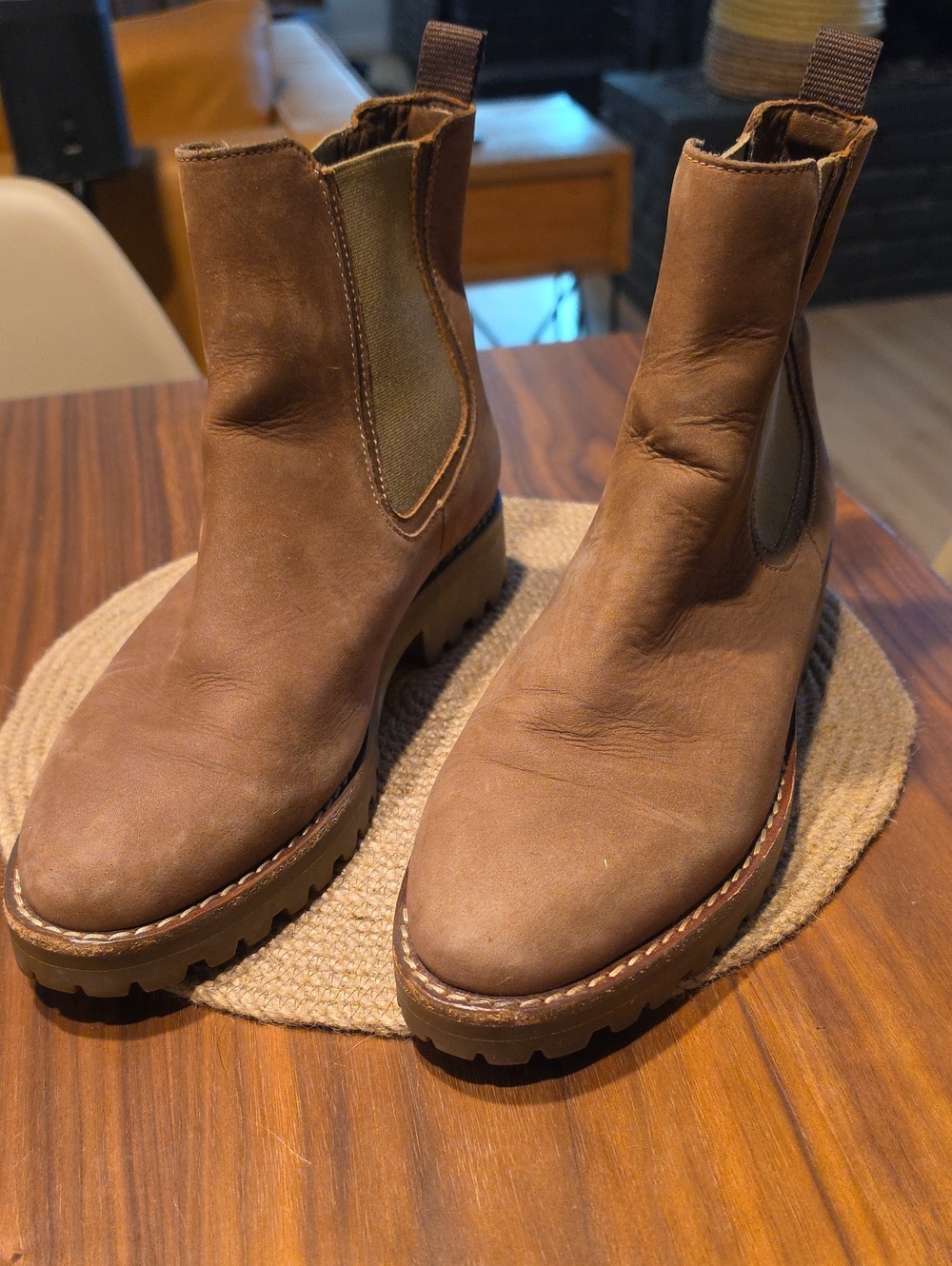 Brown Chelsea Lug Boots - Women's 8